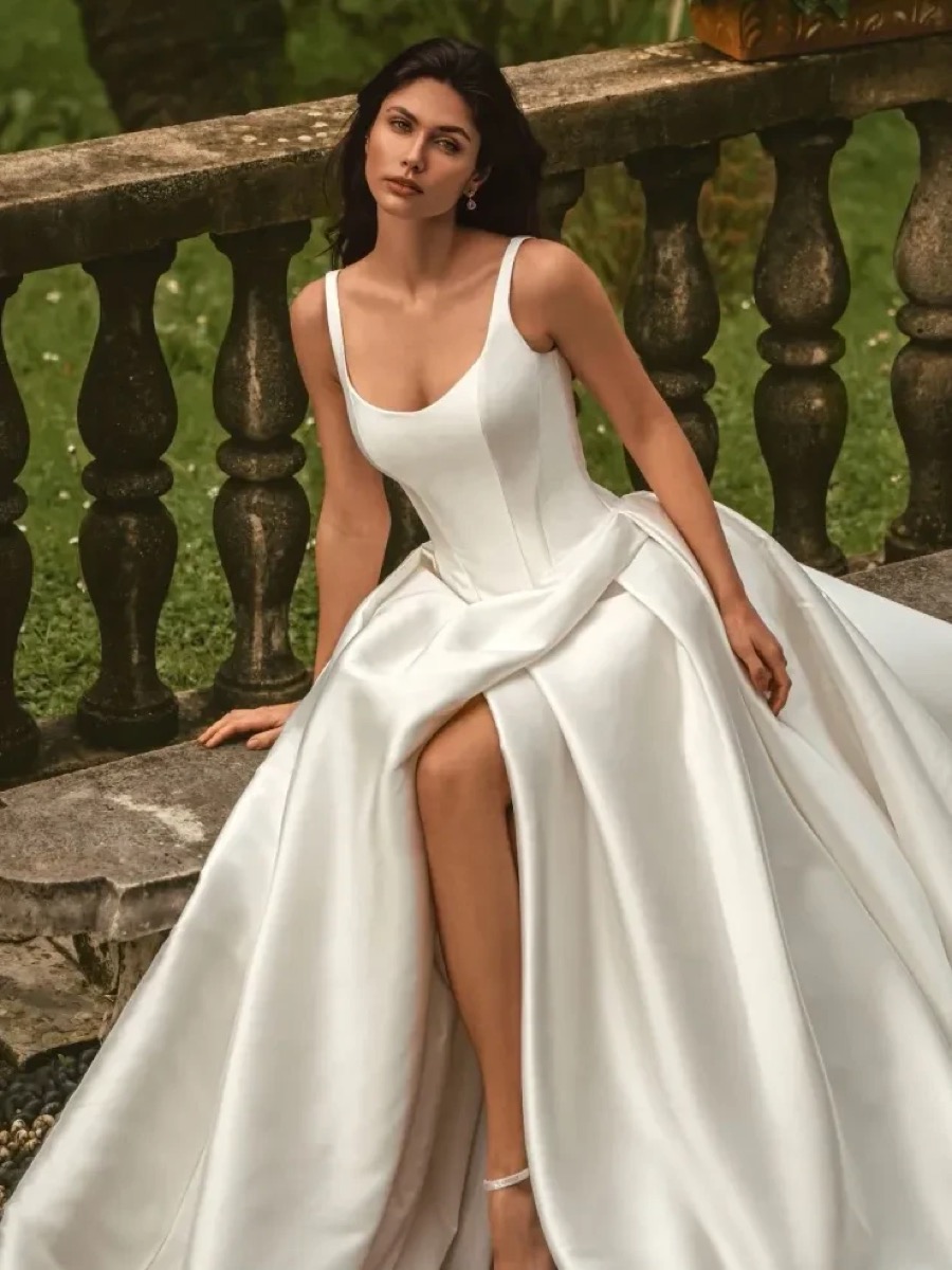 Enzoani wedding gown at Brickhouse Bridal