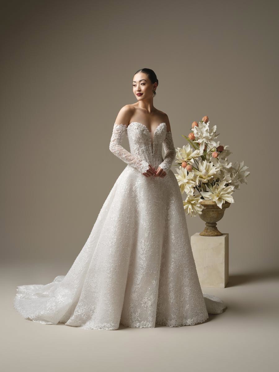 Bride in a Sottero and Midgley strapless lace mermaid gown